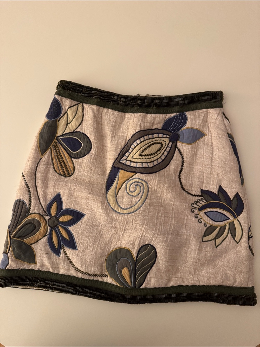 Veronica Beard Size 4 Embroidered Floral Mini Skirt in Cream and Navy